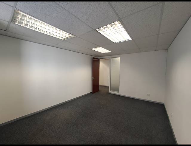 413M² OFFICE TO LET IN CRAIGHALL